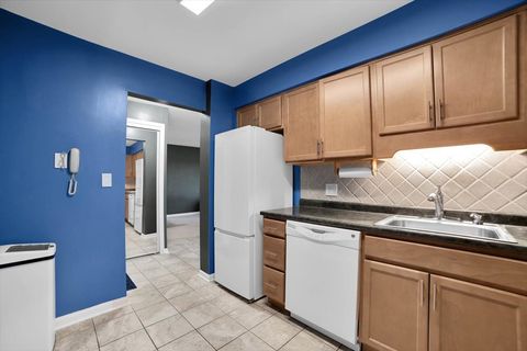 Tiny photo for 500 W Huntington Commons Road #448, Mount Prospect, IL 60056 (MLS # 12545146)