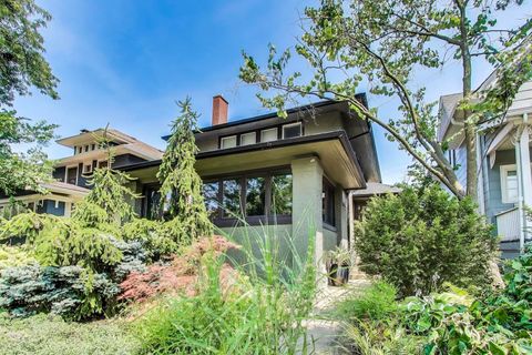 Tiny photo for 630 Wisconsin Avenue, Oak Park, IL 60304 (MLS # 12544831)