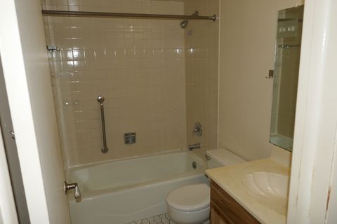 Tiny photo for 603 S River Road #2M, Des Plaines, IL 60016 (MLS # 12531686)