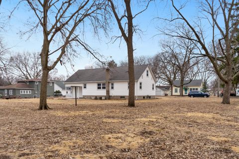Tiny photo for 316 8th Avenue, Camanche, IA 52730 (MLS # 12589778)