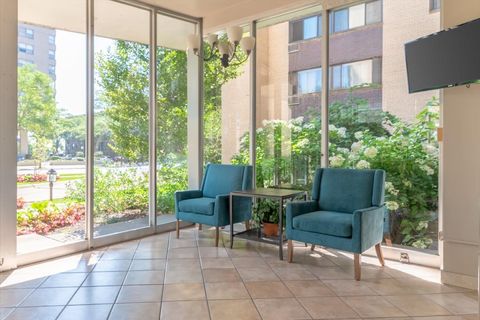 Tiny photo for 6300 N Sheridan Road #710, Chicago, IL 60660 (MLS # 12450706)