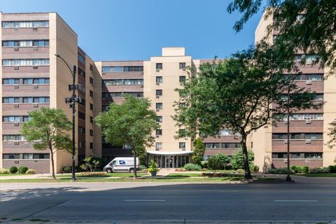 Photo of 6300 N Sheridan Road #710, Chicago, IL 60660 (MLS # 12450706)