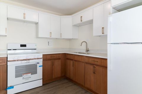 Tiny photo for 6300 N Sheridan Road #710, Chicago, IL 60660 (MLS # 12450706)