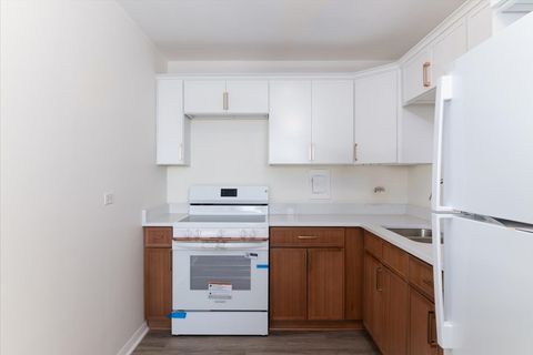 Tiny photo for 6300 N Sheridan Road #710, Chicago, IL 60660 (MLS # 12450706)