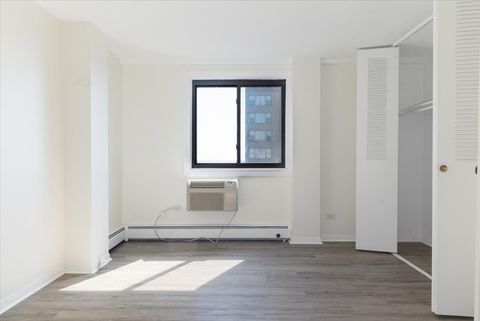 Tiny photo for 6300 N Sheridan Road #710, Chicago, IL 60660 (MLS # 12450706)