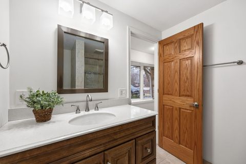 Tiny photo for 921 60th Place, Downers Grove, IL 60516 (MLS # 12536550)