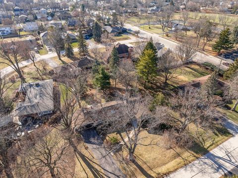 Tiny photo for 921 60th Place, Downers Grove, IL 60516 (MLS # 12536550)