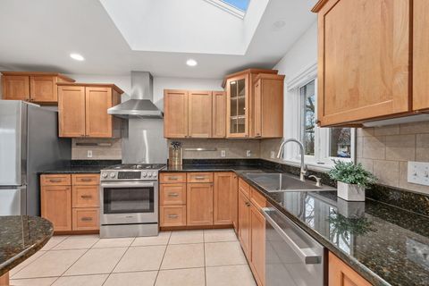 Tiny photo for 921 60th Place, Downers Grove, IL 60516 (MLS # 12536550)