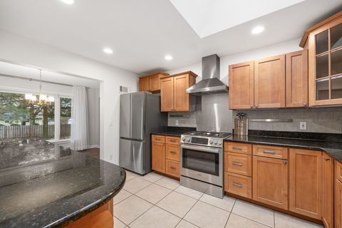 Tiny photo for 921 60th Place, Downers Grove, IL 60516 (MLS # 12536550)