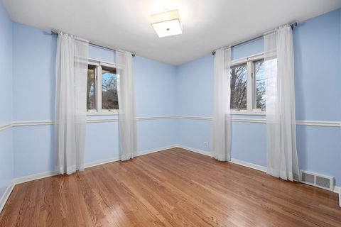 Tiny photo for 921 60th Place, Downers Grove, IL 60516 (MLS # 12536550)