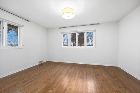 Tiny photo for 921 60th Place, Downers Grove, IL 60516 (MLS # 12536550)