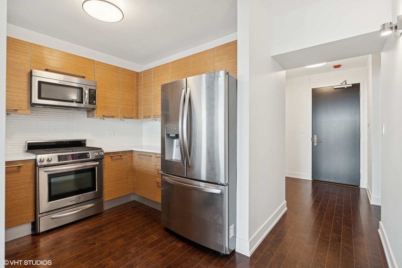 225 N Columbus Drive 6204