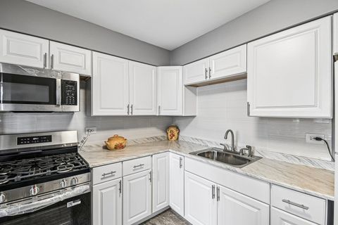 Tiny photo for 9740 S Pulaski Road #306, Oak Lawn, IL 60453 (MLS # 12627713)