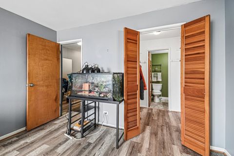 Tiny photo for 9740 S Pulaski Road #306, Oak Lawn, IL 60453 (MLS # 12627713)