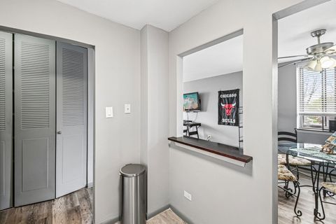 Tiny photo for 9740 S Pulaski Road #306, Oak Lawn, IL 60453 (MLS # 12627713)