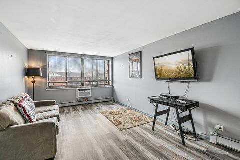 Tiny photo for 9740 S Pulaski Road #306, Oak Lawn, IL 60453 (MLS # 12627713)