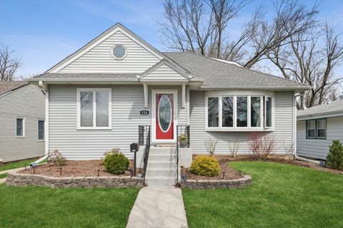 Photo of 124 E Jackson Street, Villa Park, IL 60181 (MLS # 12607024)