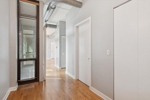 Tiny photo for 660 W Wayman Street #501, Chicago, IL 60661 (MLS # 12468737)