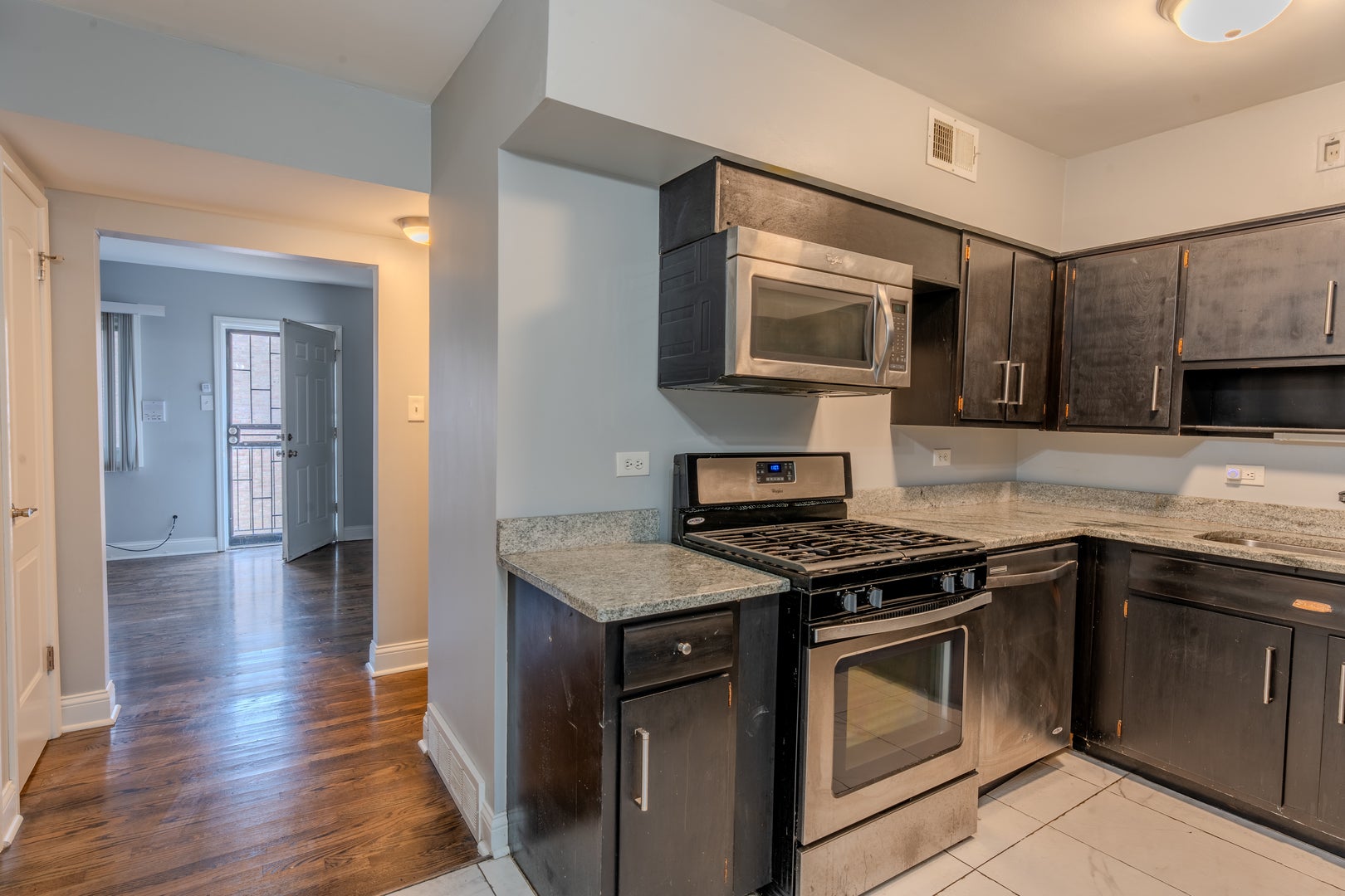 6947 S Jeffery Boulevard 3J