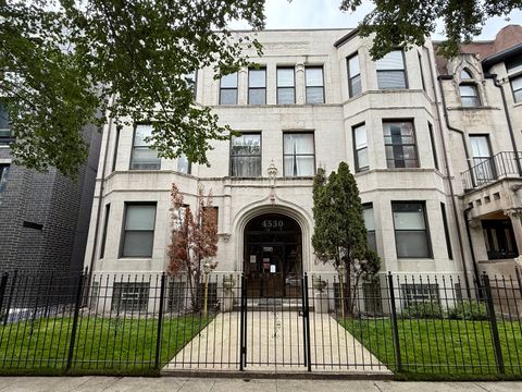 Photo of 4530 S Prairie Avenue #1S, Chicago, IL 60653 (MLS # 12480993)