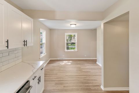 Tiny photo for 14348 Knox Avenue, Midlothian, IL 60445 (MLS # 12470498)