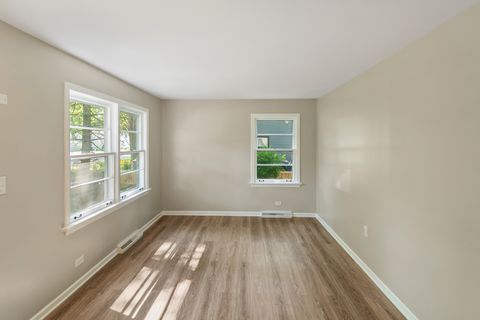 Tiny photo for 14348 Knox Avenue, Midlothian, IL 60445 (MLS # 12470498)