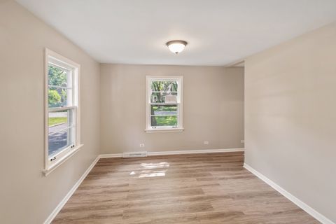 Tiny photo for 14348 Knox Avenue, Midlothian, IL 60445 (MLS # 12470498)