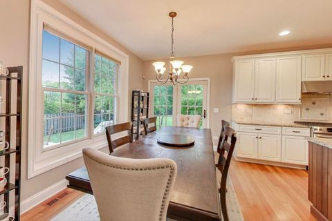 Tiny photo for 4 Daybreak Terrace, Buffalo Grove, IL 60089 (MLS # 12495044)