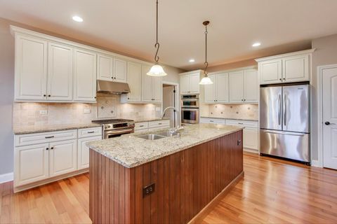 Tiny photo for 4 Daybreak Terrace, Buffalo Grove, IL 60089 (MLS # 12495044)