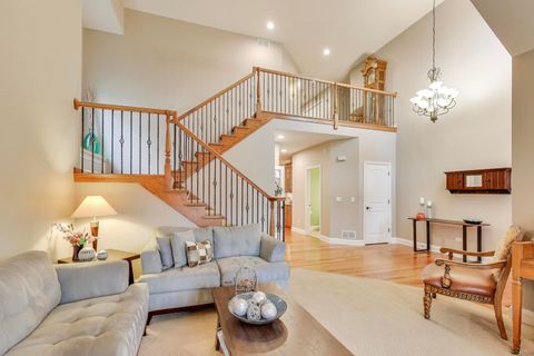 Tiny photo for 4 Daybreak Terrace, Buffalo Grove, IL 60089 (MLS # 12495044)