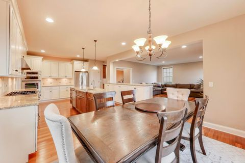 Tiny photo for 4 Daybreak Terrace, Buffalo Grove, IL 60089 (MLS # 12495044)