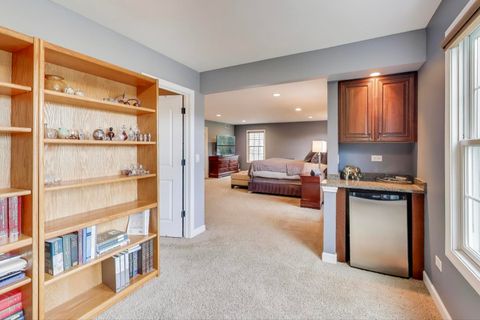 Tiny photo for 4 Daybreak Terrace, Buffalo Grove, IL 60089 (MLS # 12495044)