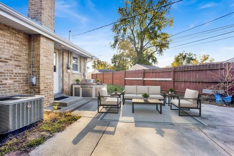 Tiny photo for 11257 S Pacific Drive, Worth, IL 60482 (MLS # 12537053)