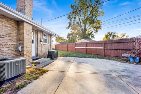 Tiny photo for 11257 S Pacific Drive, Worth, IL 60482 (MLS # 12537053)