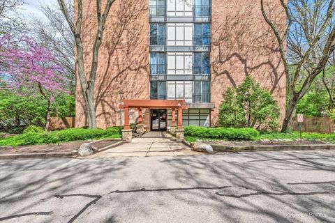 5800 Oakwood Drive 2A Lisle IL 60532