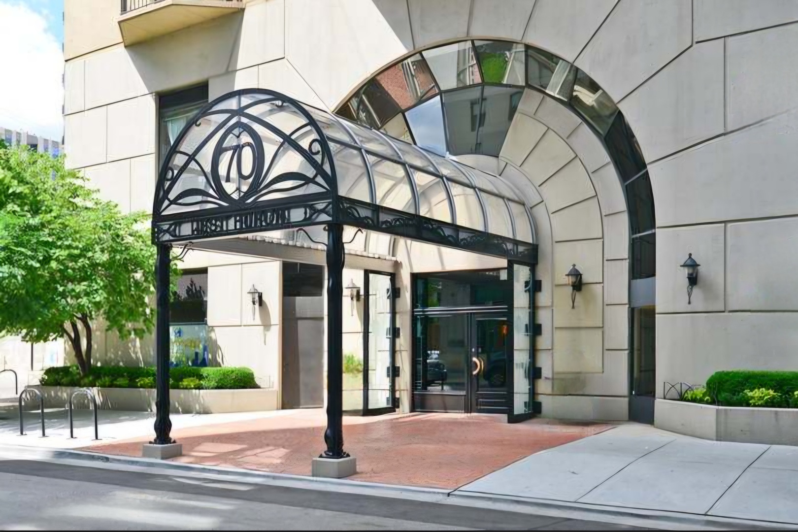 70 W Huron Street 809