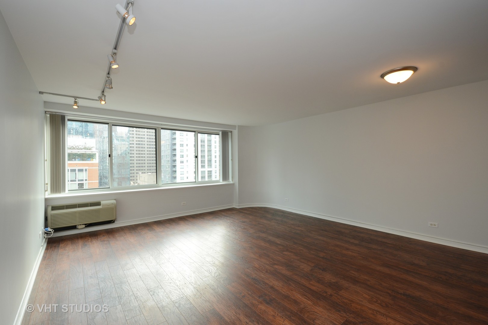211 E Ohio Street 2109