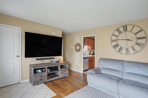 Tiny photo for 458 Berkshire Avenue, Romeoville, IL 60446 (MLS # 12634043)