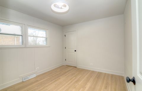 Tiny photo for 324 Parkside Avenue, Itasca, IL 60143 (MLS # 12529348)