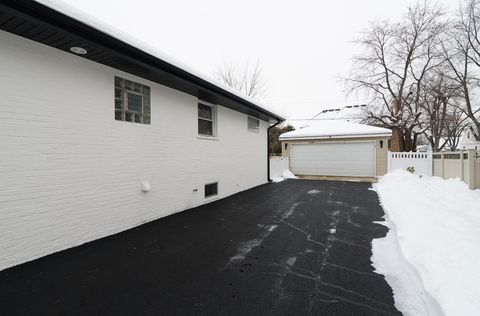 Tiny photo for 324 Parkside Avenue, Itasca, IL 60143 (MLS # 12529348)