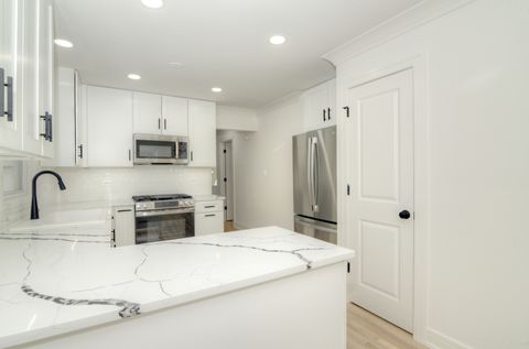 Tiny photo for 324 Parkside Avenue, Itasca, IL 60143 (MLS # 12529348)