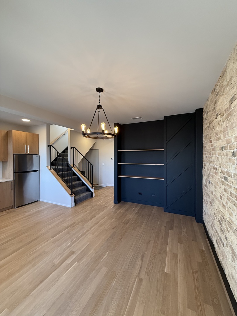 927 N Mozart Street 3