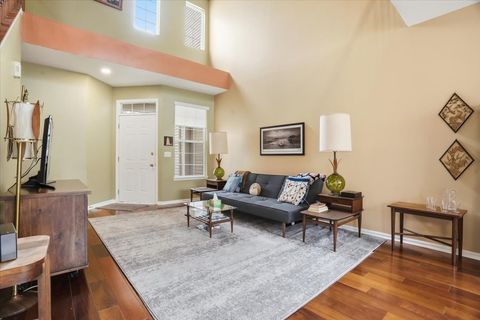 Tiny photo for 529 Shakespeare Drive, Grayslake, IL 60030 (MLS # 12596413)