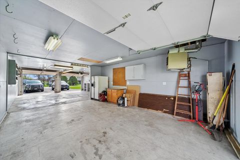 Tiny photo for 2 Division Street, Bristol, IL 60512 (MLS # 12620104)