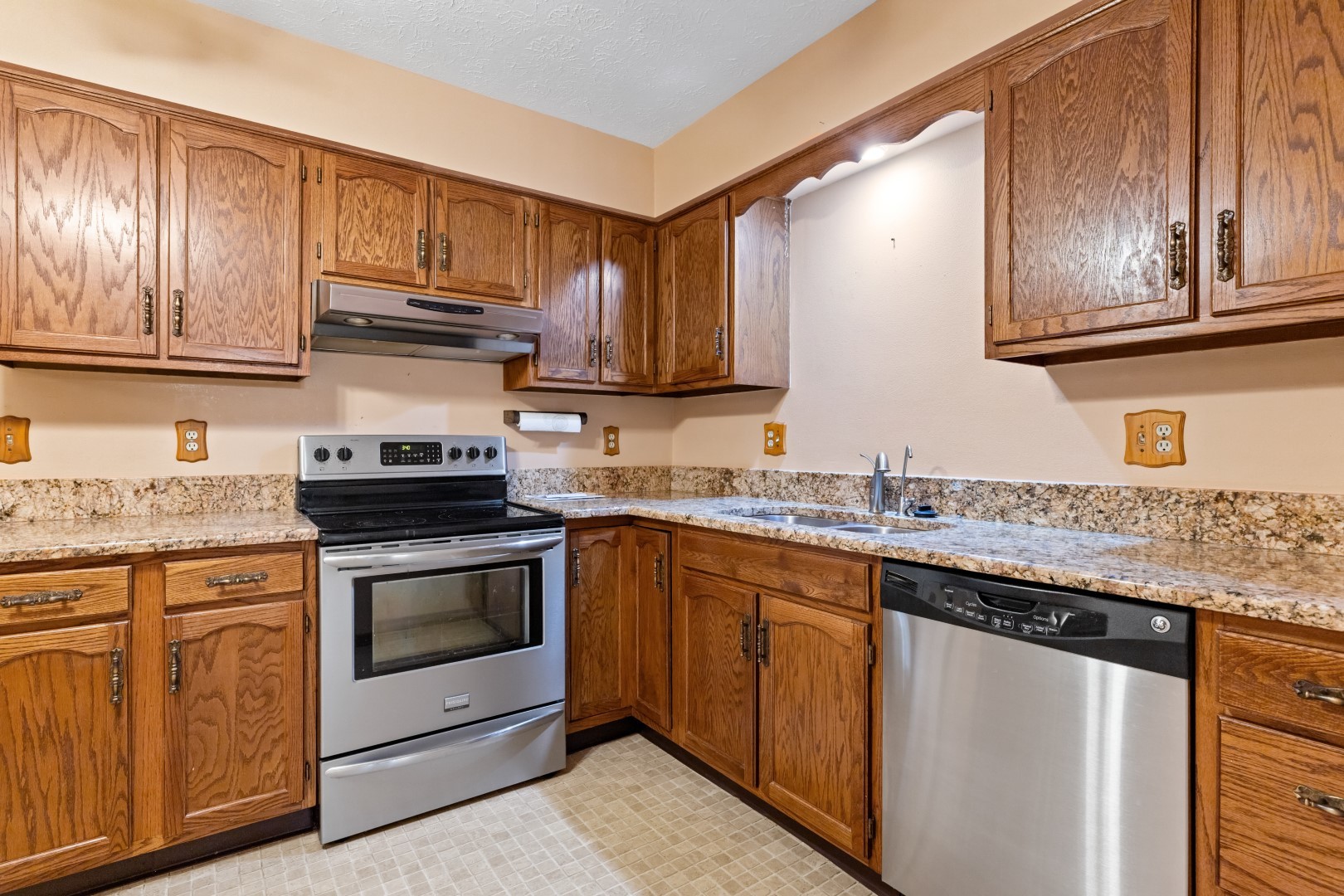 5905 Elaine Drive 6