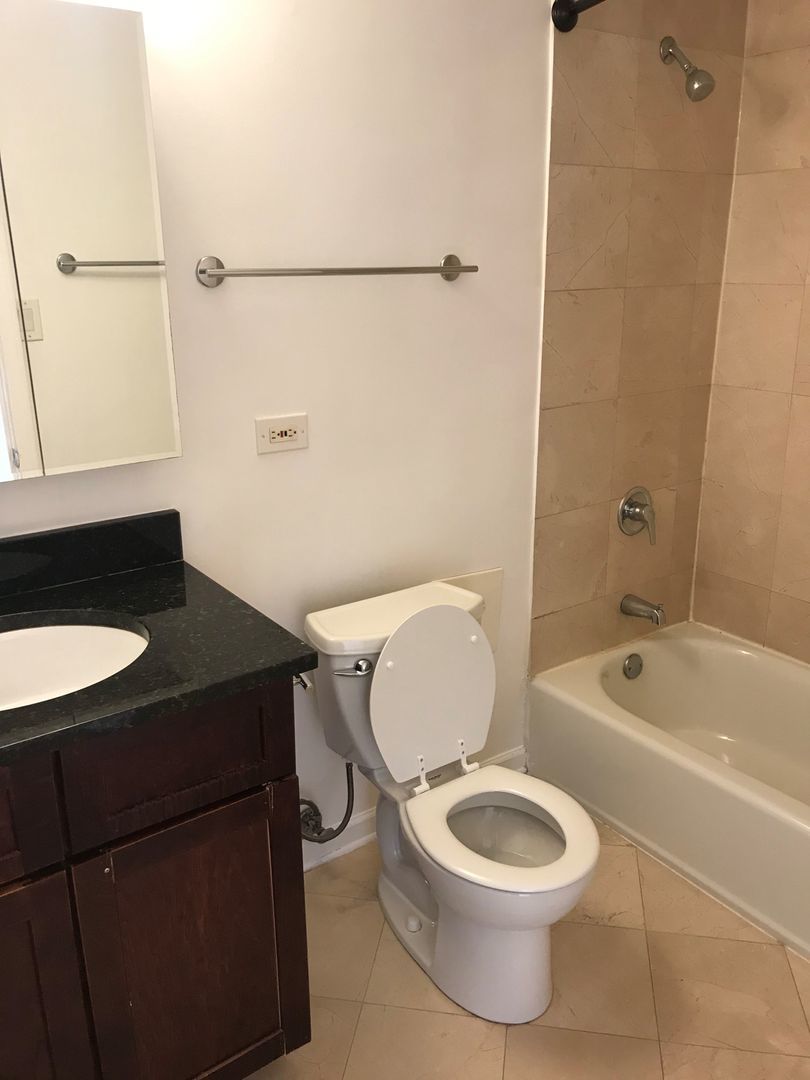 4180 N Marine Drive 1503