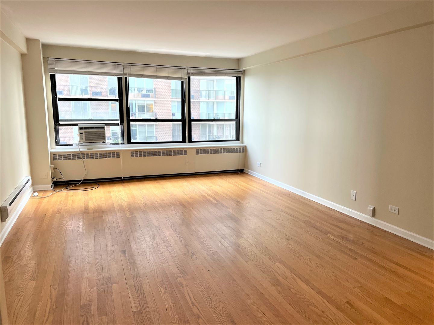 4180 N Marine Drive 1503