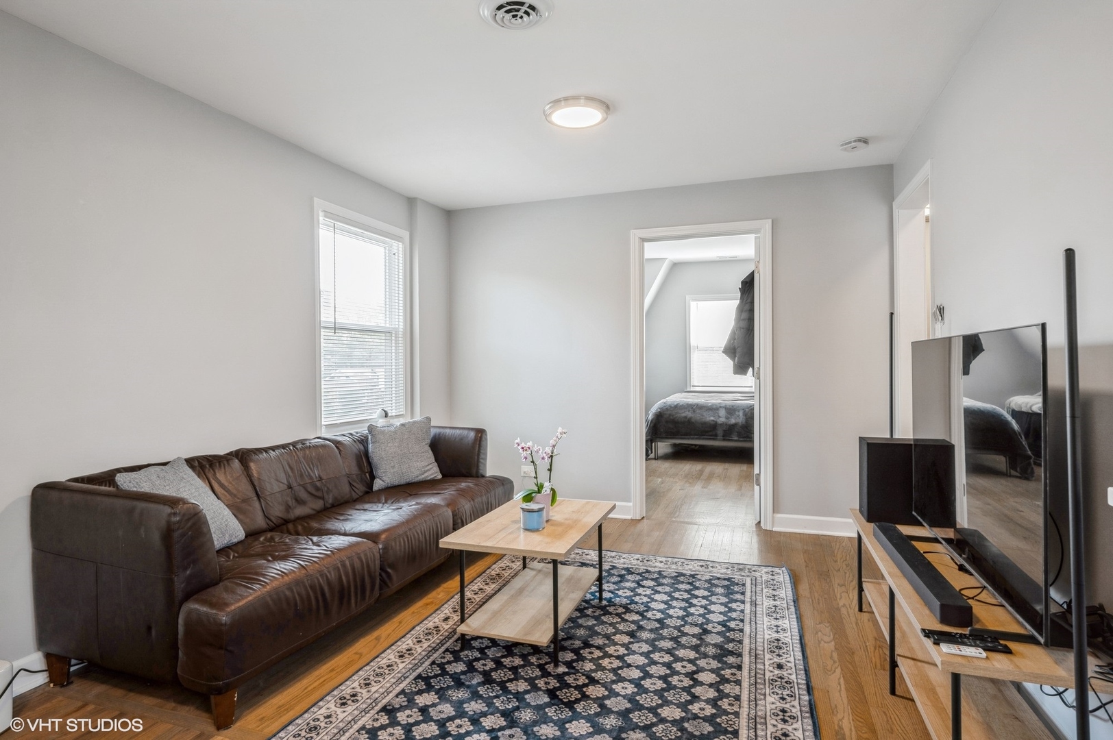 32 MICHIGAN Avenue 2