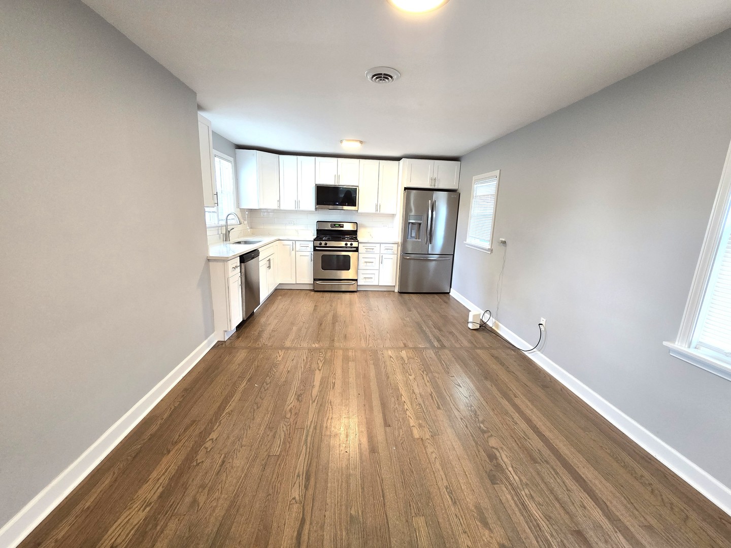 32 MICHIGAN Avenue 2
