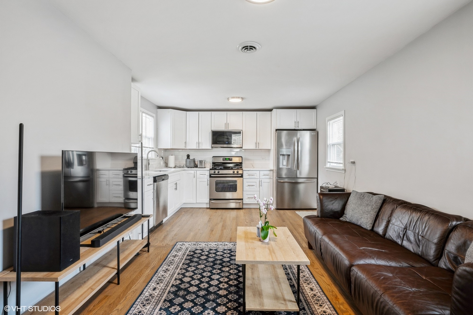 32 MICHIGAN Avenue 2